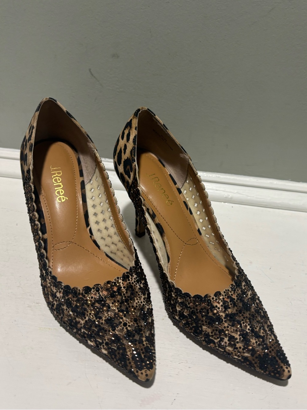 J. Renee Leopard Print Pointed Toe Heels with Embellished Lace-size 9.5 - Picture 3 of 9